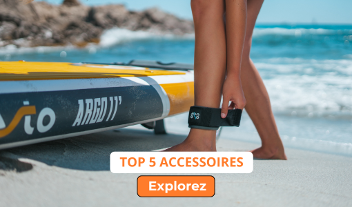 Article sur le top 5 des accessoires pour du stand up paddle, l'image montre un leash sur la cheville'